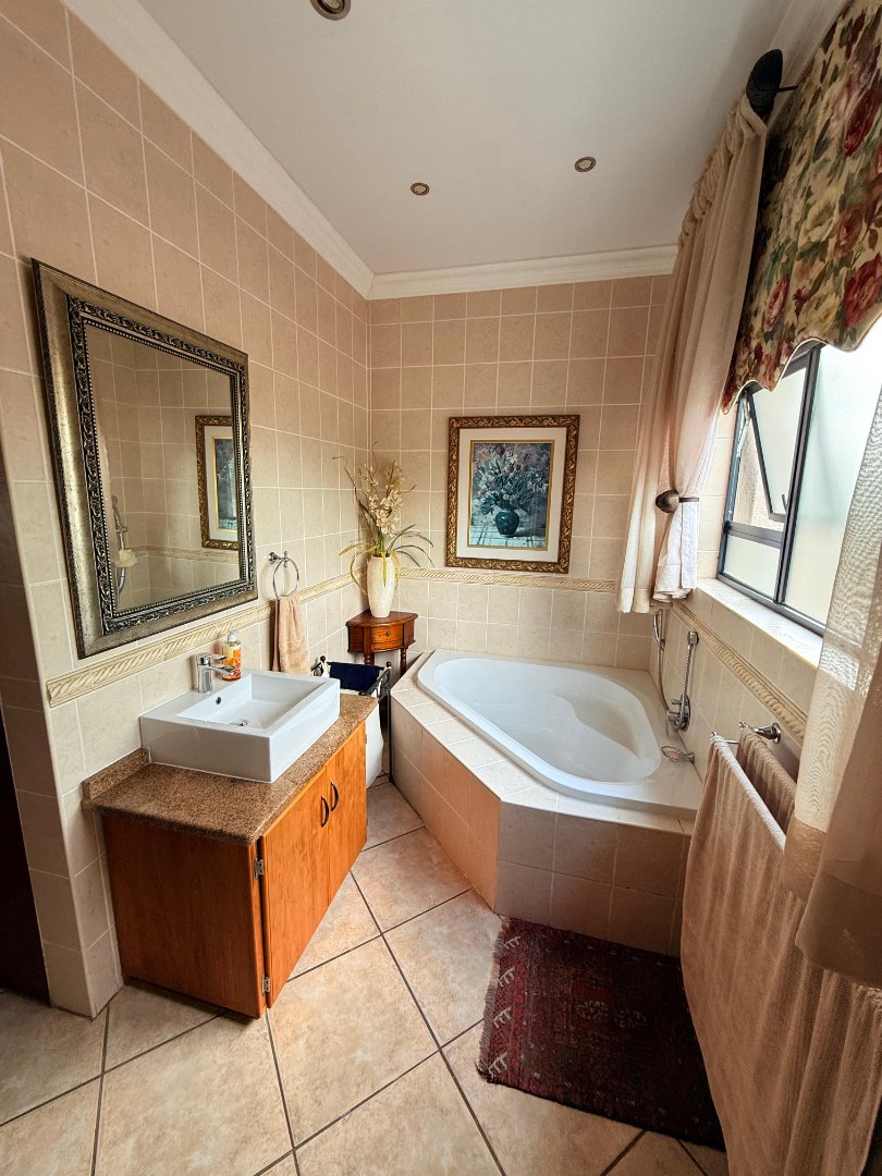 5 Bedroom Property for Sale in Doringkruin North West